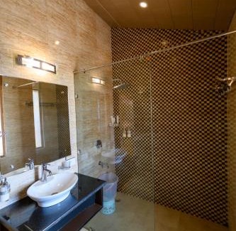 Lansdowne Resort | Zone Connect by The Park, Lansdowne