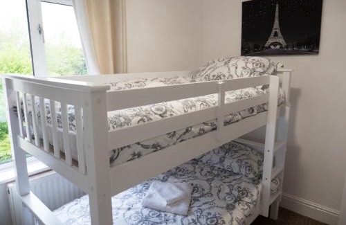 Chorlton-by-Backford House | Zoo Cottage