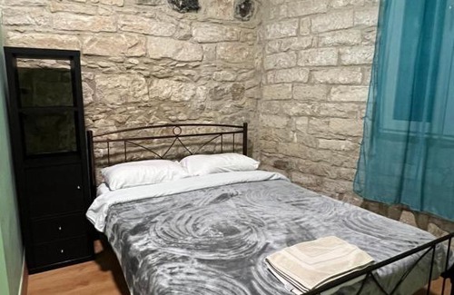 Historical Center House | Zouglas App Guesthouse