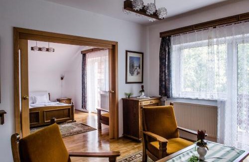Fehervarcsurgo House | Zseri Vadászház