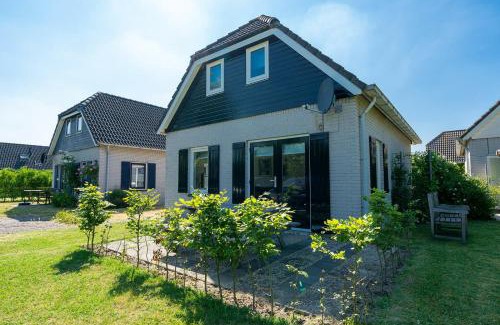 Ouddorp House | Zuiderdiep 06 - Noordzeepark Ouddorp NOT INTENDED FOR COMPANY OR WORK-RELATED STAYS