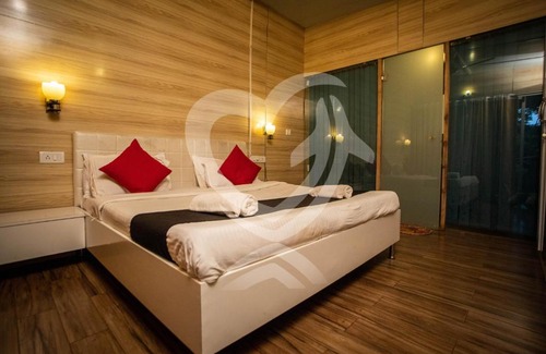 Anjuna Resort | Zulu Land cottages - near Curlies beach shack and shiva valley - Anjuna beach