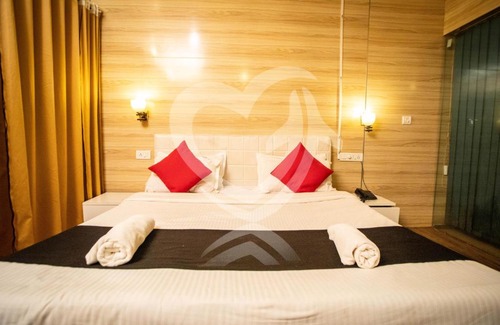 Anjuna Resort | Zulu Land cottages - near Curlies beach shack and shiva valley - Anjuna beach