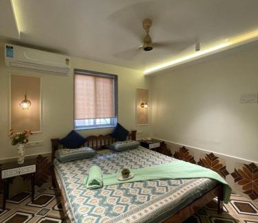 Ratnagiri Villa | Zuluk Poolside Luxury Homestay with Swimming Pool