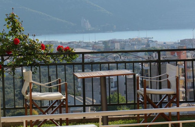 Τhe Sunny Apartments