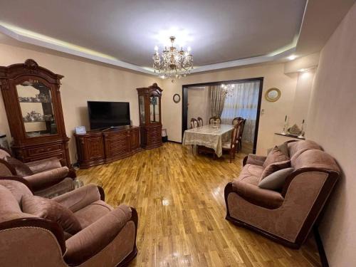 В центре города трёхкомнатная квартира!