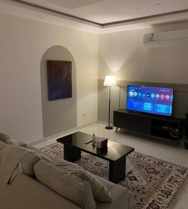 استديو واسع بمطبخ قرب المطار دخ ول ذاتي