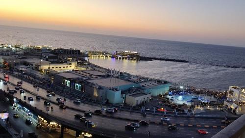 شقه على البحر مميزه فى سيتى اسكوير مصطفى كامل الظباط سيدى جابر