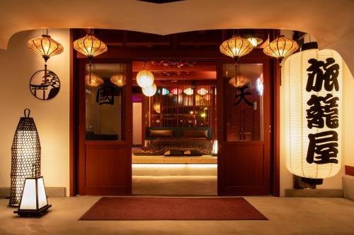 湯と灯りに包まれる別世界 江の島神社まで30秒 一組限定の貸切宿