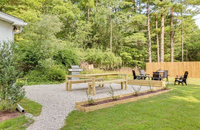 1/2 Mi to Dtwn Frankfort: Cozy 'Fernhaven' Home!