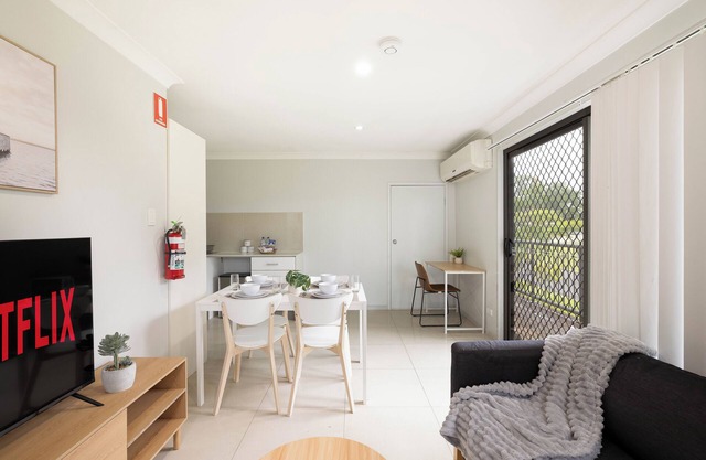 1 Bdr Apt! Next to Park! Clean and Peaceful! 173B1