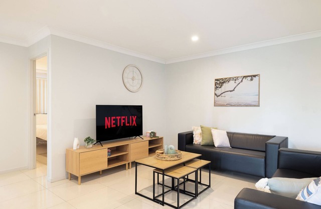 1 Bdr Apt! Spotless! Garage Parking! 221D1