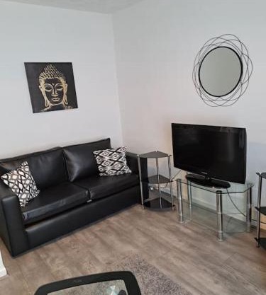 1 Bed Apart