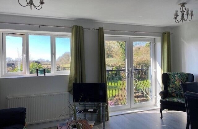 1 Bed Apt- Rural Views- Juliette Balcony - Parking
