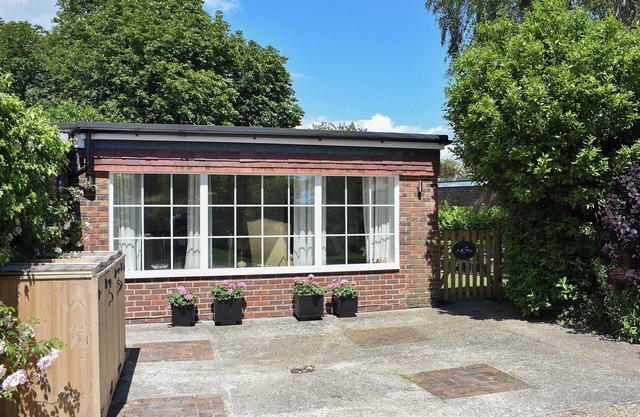 1 bedroom accommodation in Lyminster, near Littlehampton