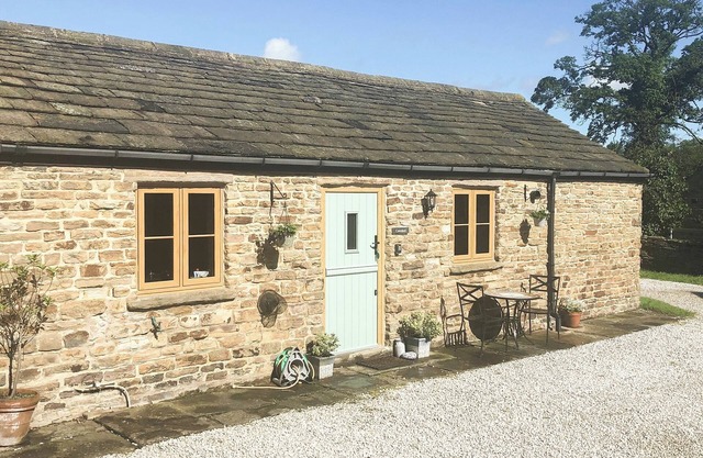 1 bedroom accommodation in Cutthorpe, near Chesterfield