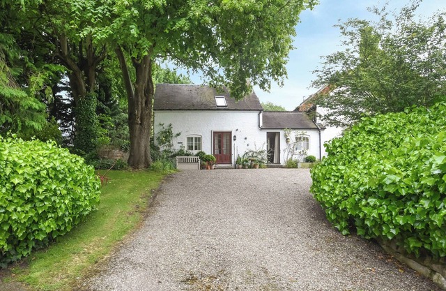 1 bedroom accommodation in Pontesbury, near Shrewsbury