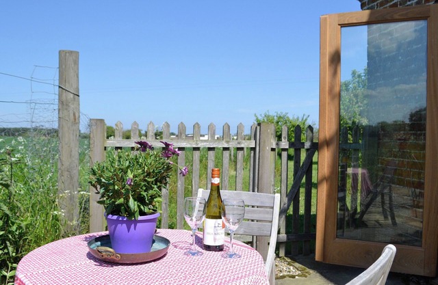 1 bedroom accommodation in Hinton, near Saxmundham