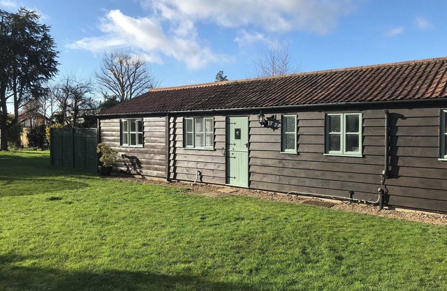 1 bedroom accommodation in Steeple Ashton, near Trowbridge