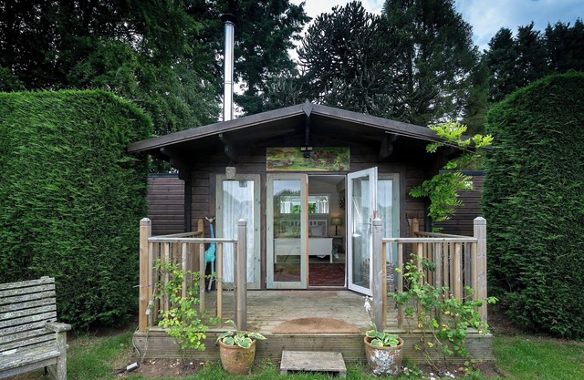 1 bedroom accommodation in Shere, near Guildford