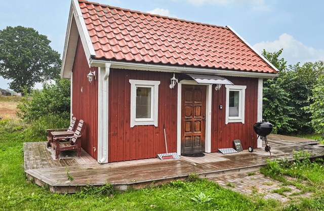 1 bedroom amazing home in Blomstermåla