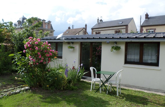 1 Bedroom Apartment in CrÃ©py-en-Valois