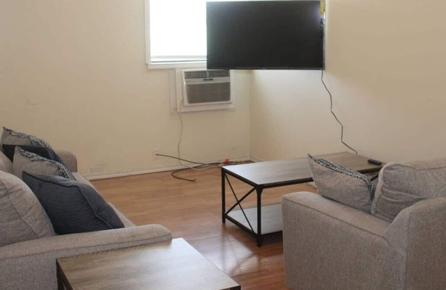 1 bedroom apartment within sight of Fort Sill