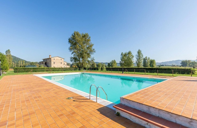 1 bedroom awesome apartment in Montone
