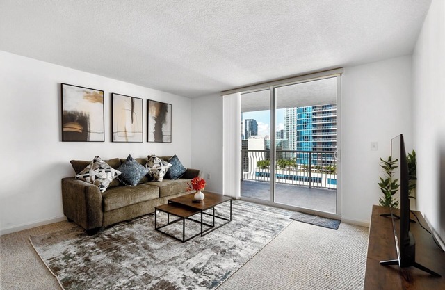 1-Bedroom Condo with City and Bay Views in Brickell