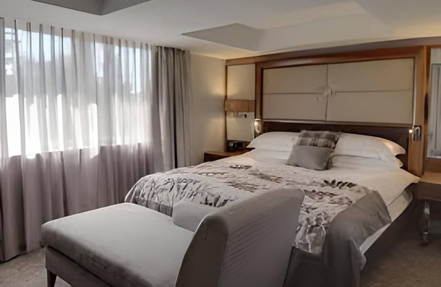 1 BEDROOM LUXURY SUITE - ROMANTIC HIDEAWAY