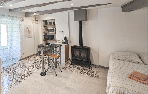 1 Bedroom Nice Home In Thenay