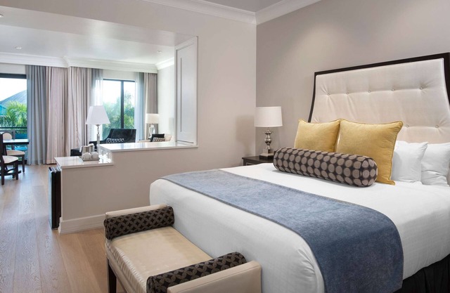 1-Bedroom Suite at a 4⭐️ Hotel