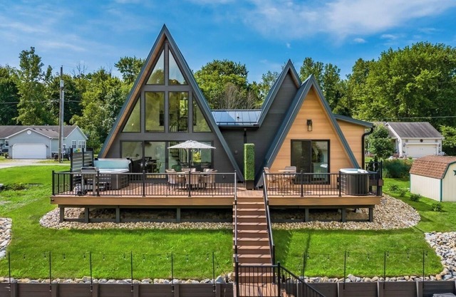 1-Bedroom Waterfront A-Frame on Buckeye Lake