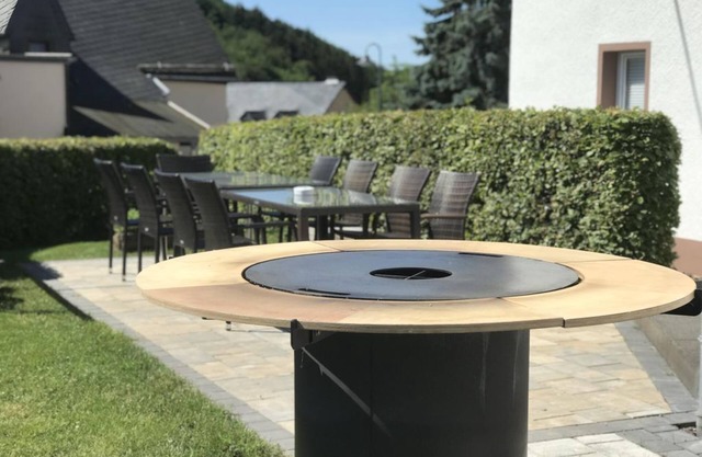 10-bed Eifel farmhouse, 3 bathrooms, 4 bedrooms - Gasthaus-Pension-Rest.