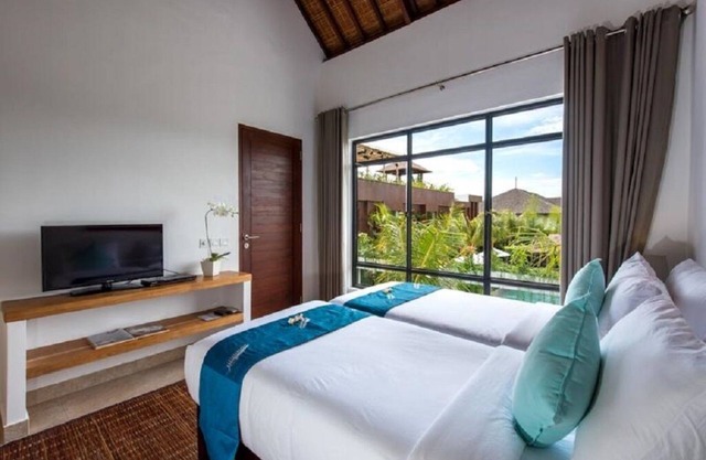 10 Bedroom Seminyak Pool Villa 3753