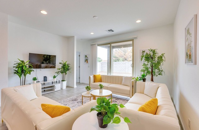 10 Mi to Dtwn Phoenix: Home Near Hiking & Biking!
