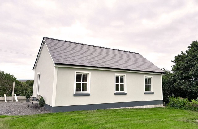 10 min drive from Galway city