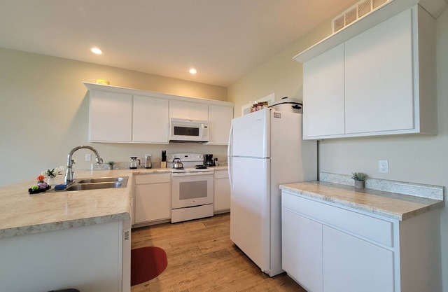 10 min from downtown Jamesport, MO