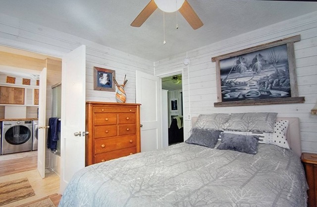 10 mins to Bass Lake, 20 mins to Yosemite nat’l park 5 mins to Oakhurst ca!