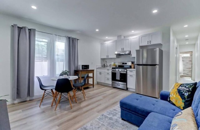 10 minutes from Disneyland House-204