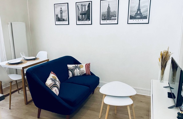 10 minutes from La Défense and 20 minutes from Paris or Rolland Garros
