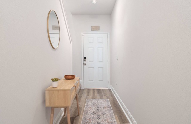 10 Minutes to the beach! Close to all the fun!