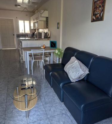 10 minutos de la Embajada americana Apartamento de dos cuartos