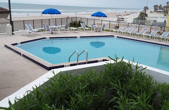10% off 7 Night Stays! Beautiful Penthouse Condo, Ocean & River Views