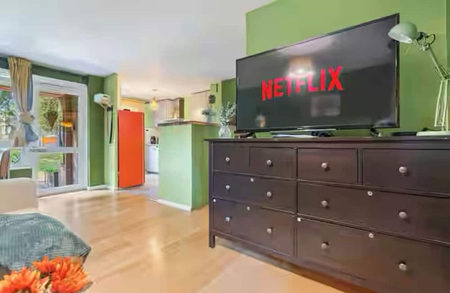 10% OFF| Cosy Flat in London Bridge + Games, Netflix & Parking + Garden!