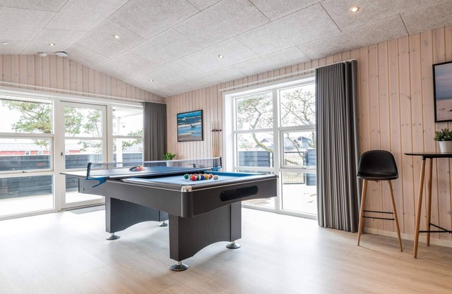 10 person holiday home in Hvide Sande