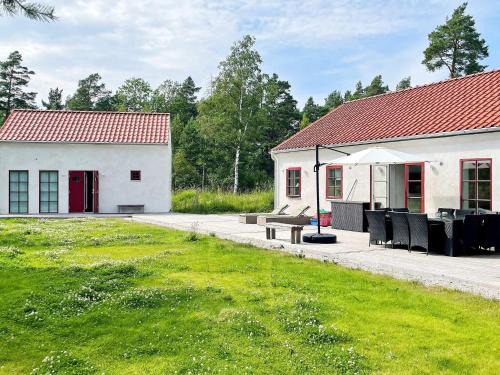 10 person holiday home in KATTHAMMARSVIK