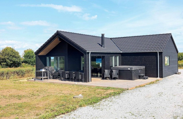 10 person holiday home in Bogense-By Traum