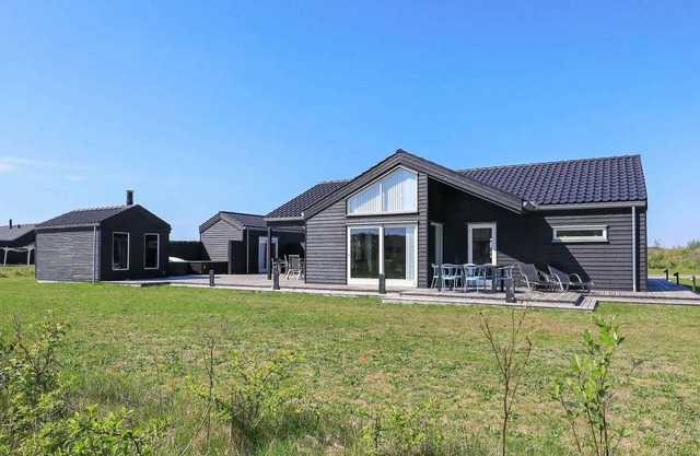 10 person holiday home in Brovst