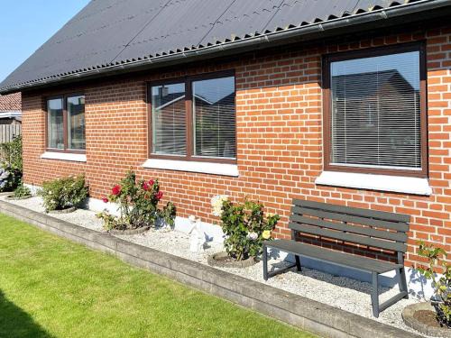 10 person holiday home in Ålbæk-By Traum